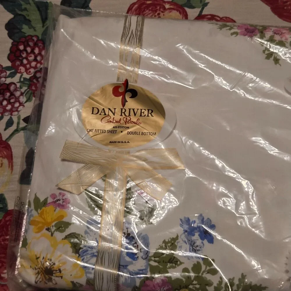 Vintage 1966 Dan River Flower Fantasy Full Fitted Sheet NOS Cotton Percale